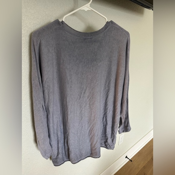 Sweater/top - Picture 2 of 3